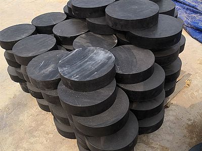 湖州板式橡胶支座由若干层橡胶片与薄钢板经加压硫化